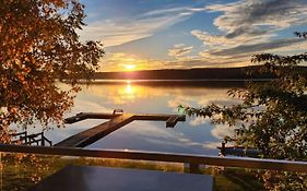 Auberge Et Chalets Sur Le Lac